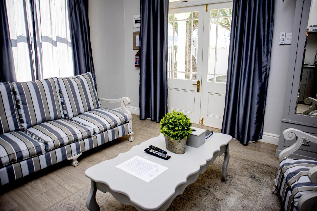 French Karoo Guesthouse Beaufort Wes Buitenkant foto