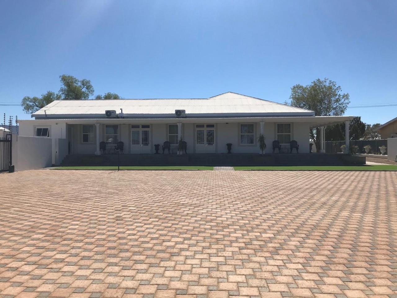 French Karoo Guesthouse Beaufort Wes Buitenkant foto