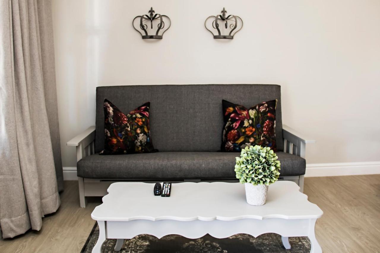 French Karoo Guesthouse Beaufort Wes Buitenkant foto